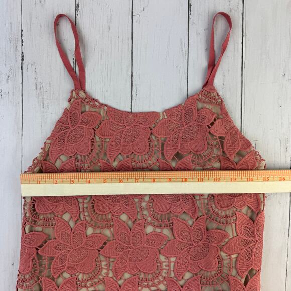 Alice + Olivia Dusty Rose Waverly Crochet Strappy Tank Top Floral Fringe Size 0 - Picture 11 of 13